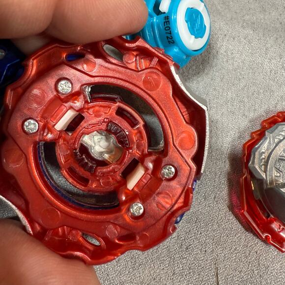 Bey Blades Beyblade Lot Tops Metal Ring Bottom 4 Pieces Total - Picture 4 of 8